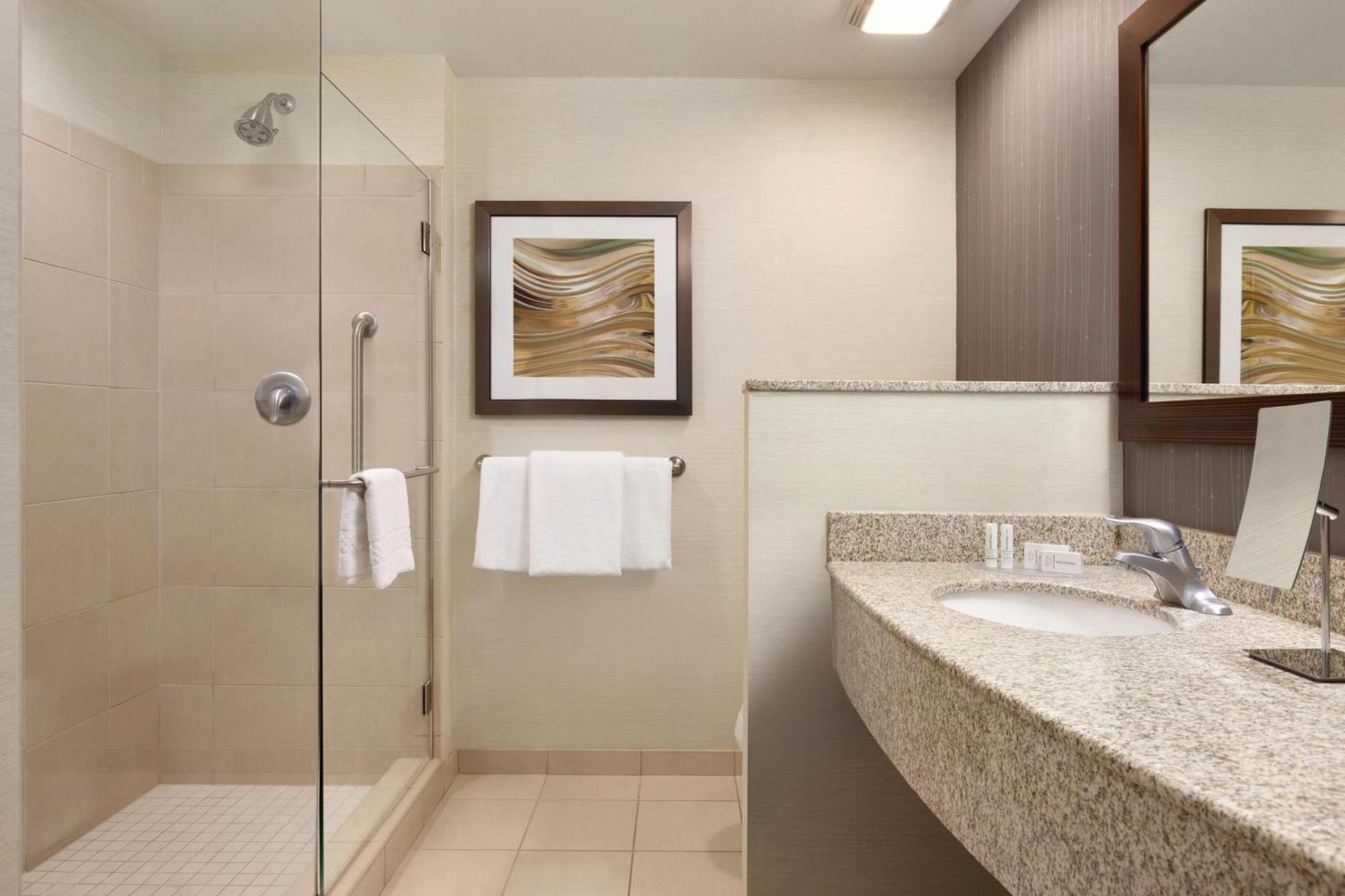 Courtyard Charlotte Airport North Hotel Bagian luar foto
