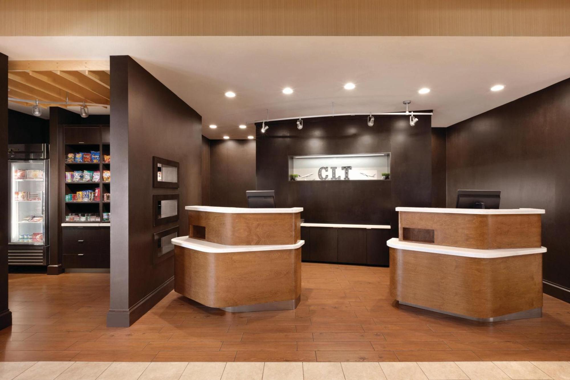 Courtyard Charlotte Airport North Hotel Bagian luar foto