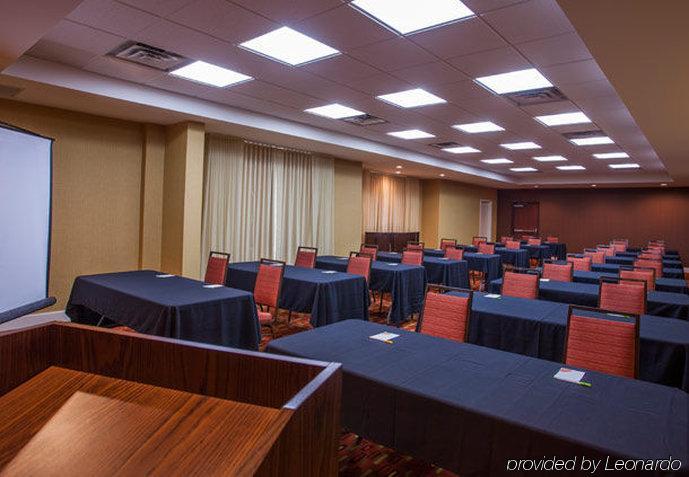 Courtyard Charlotte Airport North Hotel Bisnis foto