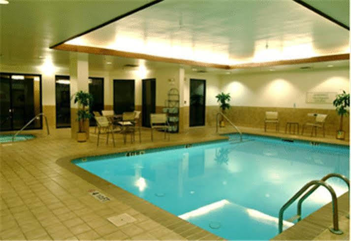 Courtyard Charlotte Airport North Hotel Bagian luar foto