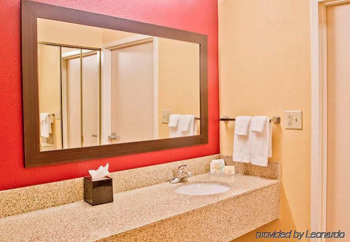 Courtyard Charlotte Airport North Hotel Bagian luar foto
