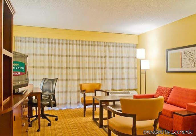 Courtyard Charlotte Airport North Hotel Bagian luar foto